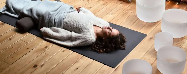 Équinoxe d’automne Yin + bain sonore aux bols de cristal | Nectar Yoga