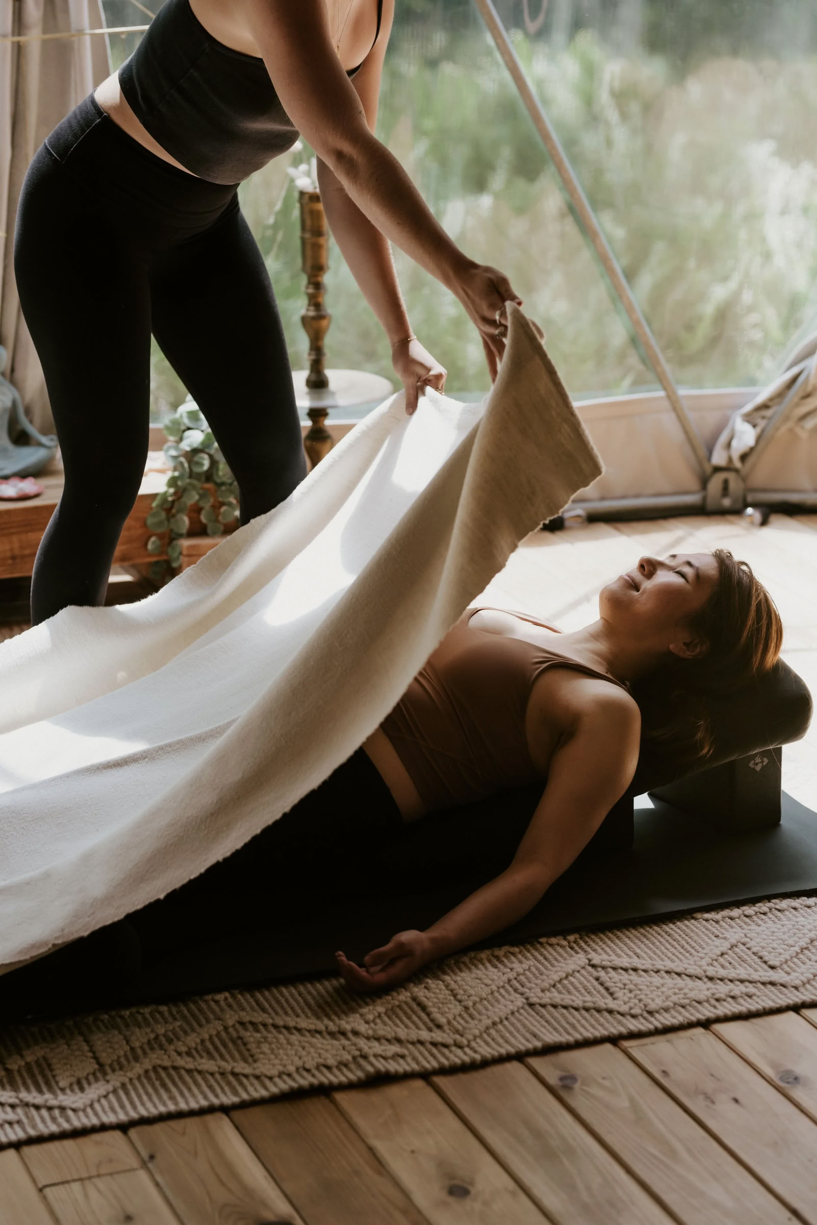 Rise : expérience immersive de yoga et de bain sonore avec Hadis Kiani | Nectar Yoga