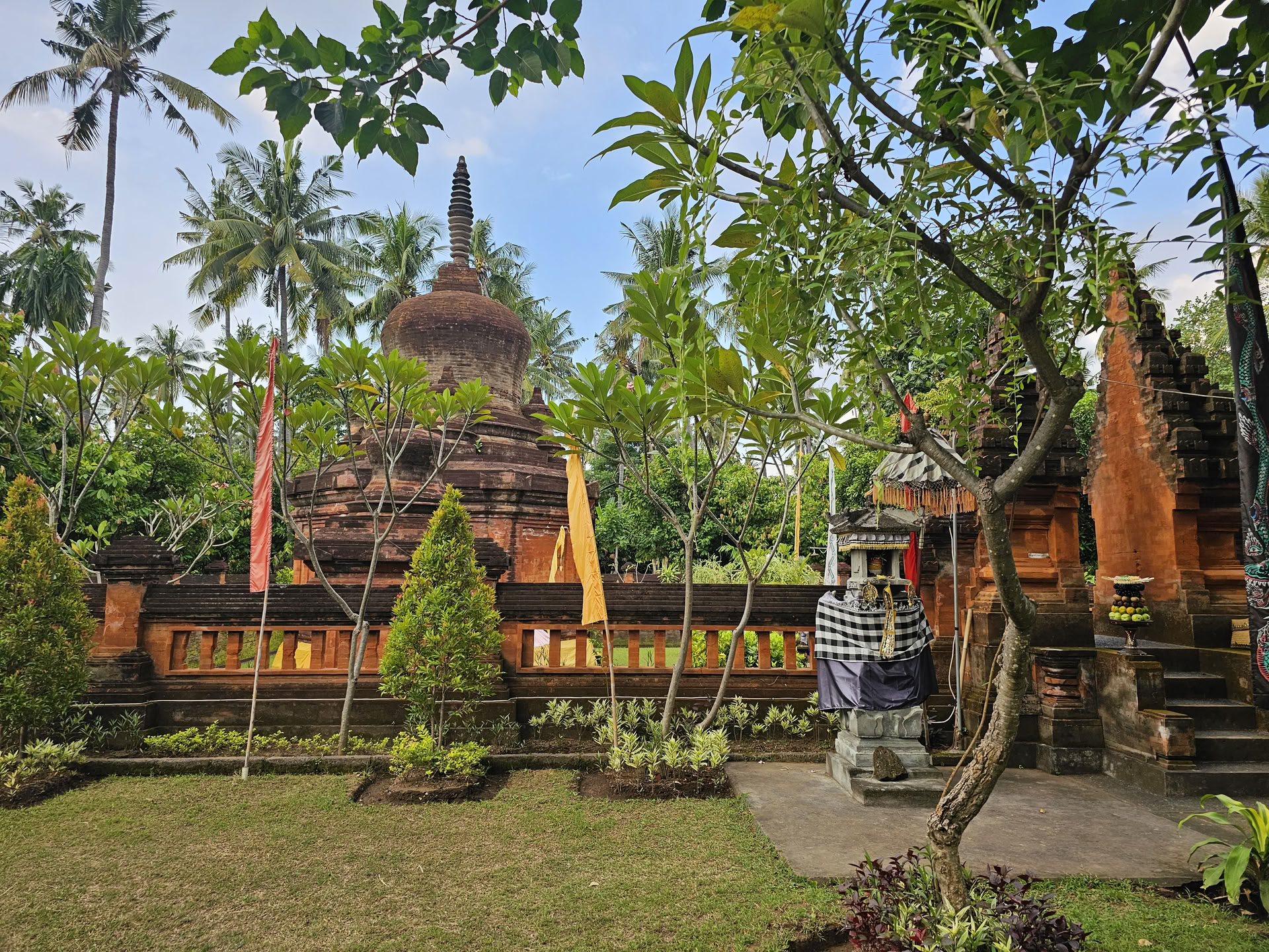 Cérémonie de pleine lune au Candi Buddha