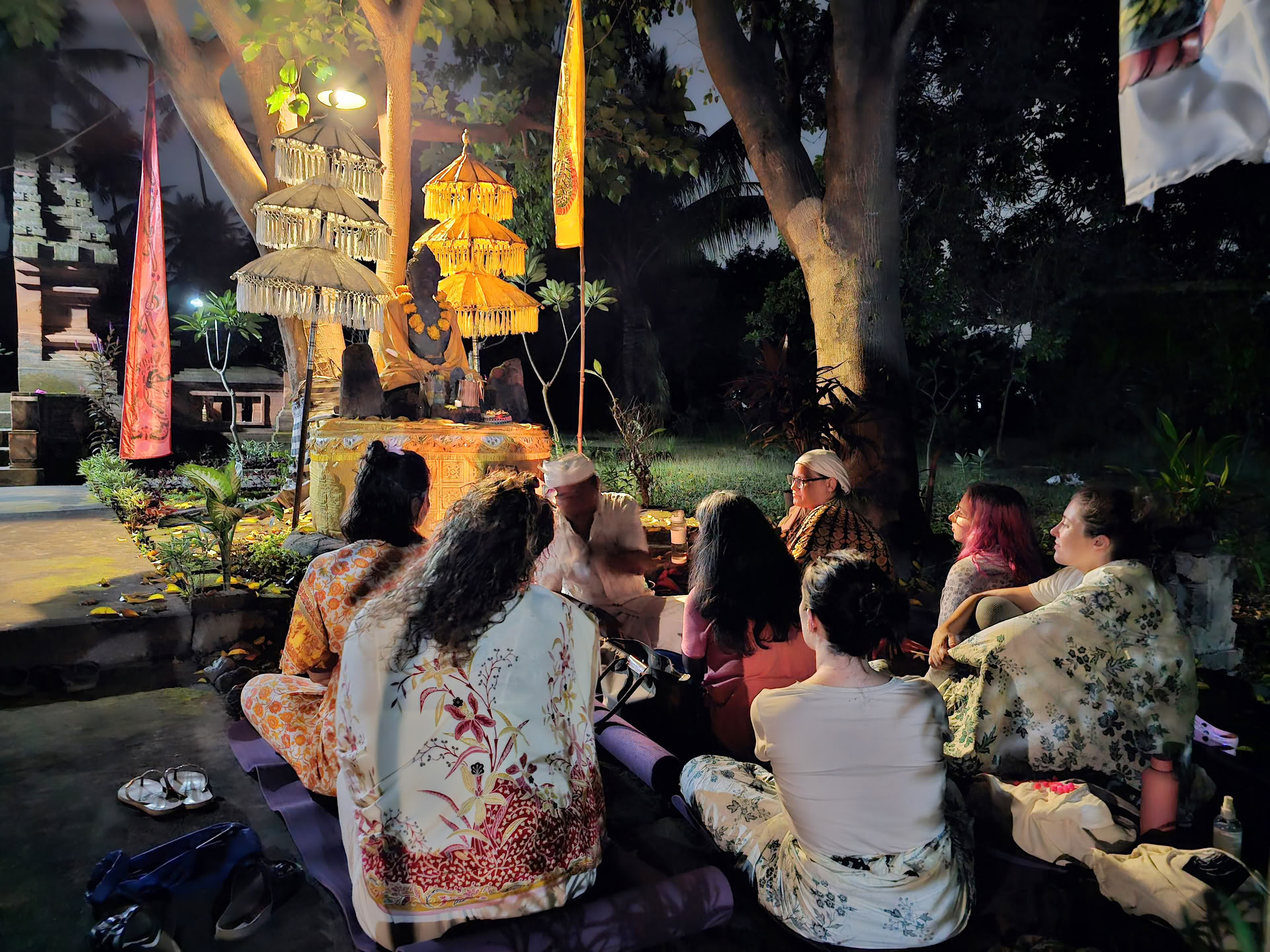 Cérémonie de pleine lune au Candi Buddha
