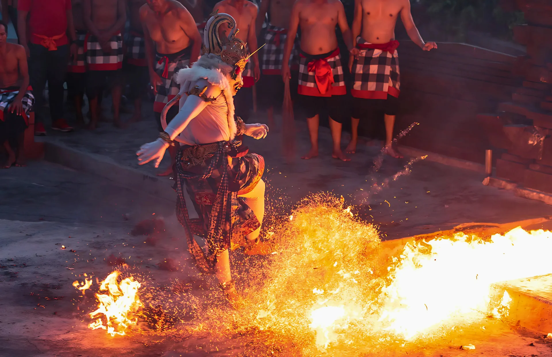 Danse du feu au Temple