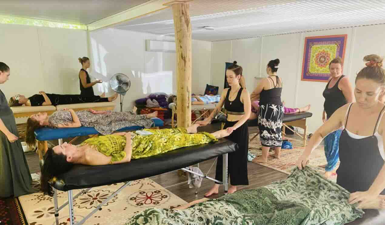 Formation au massage au coquillage de lave