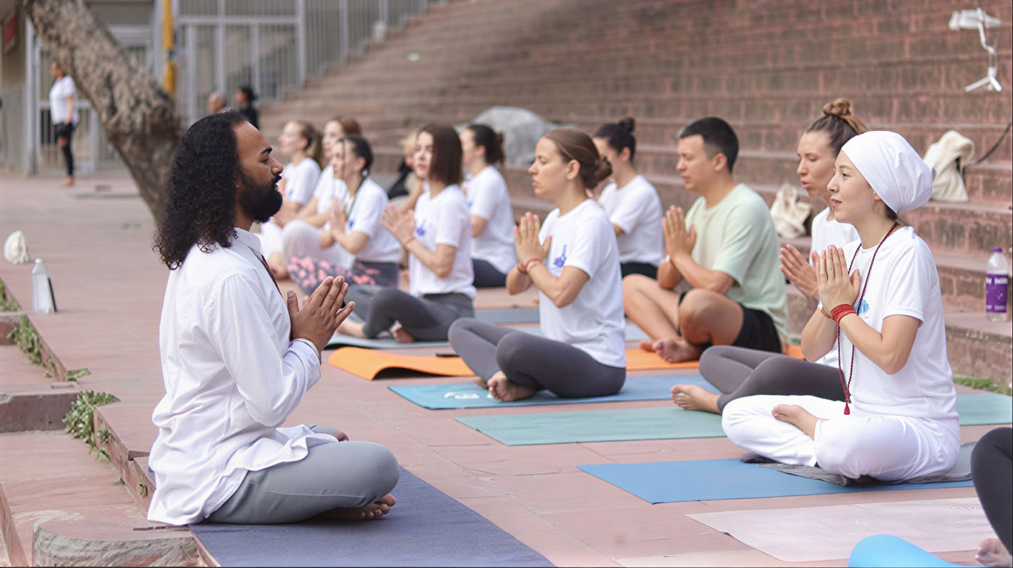 Cours de formation de professeur de yoga de 200 heures à Rishikesh – du 05 juillet au 30 juillet 2026