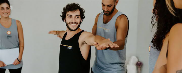 Level 1 Formation de professeur de yoga 200 h – Formation de professeur de yoga thérapeutique de 6 jours – Oct 2026