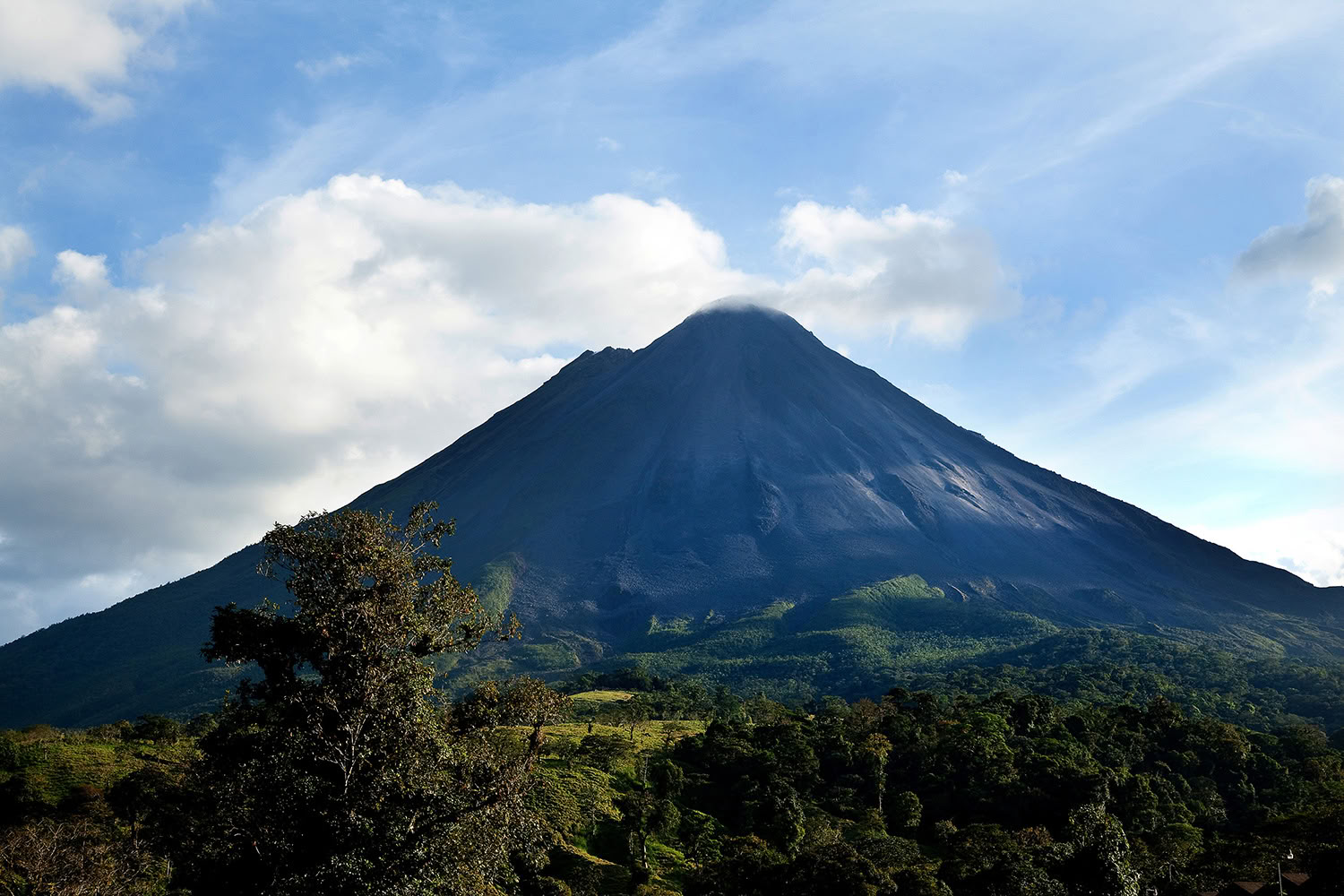 Volcan Arenal avec sources chaudes