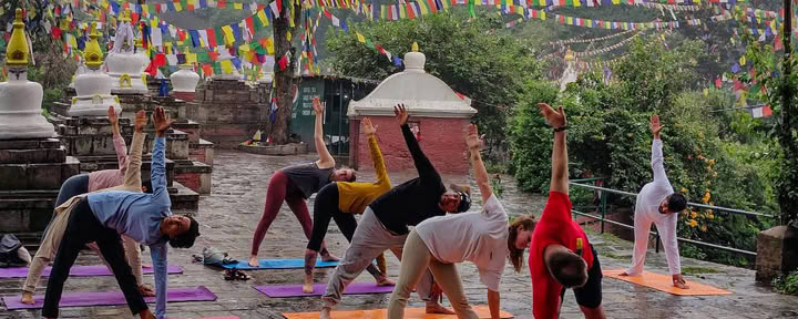 Formation de professeur de yoga de 300 heures (YTT) 24 jours