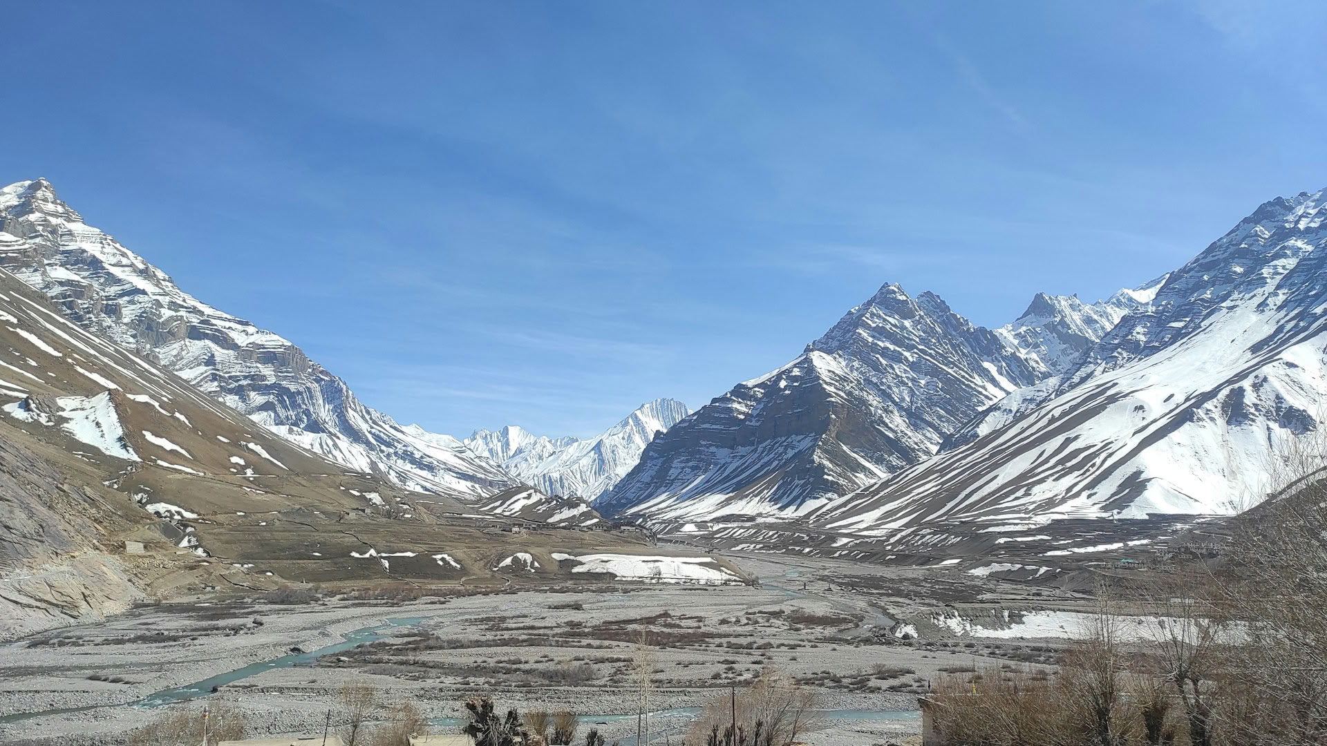 Des vergers aux vallées alpines : voyage himalayen à Thanedar et Sangla