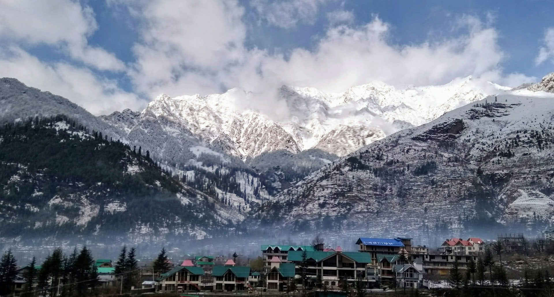 Sentiers forestiers vers des hameaux cachés : retraite himalayenne de Sojha, Tirthan et Sonaugi