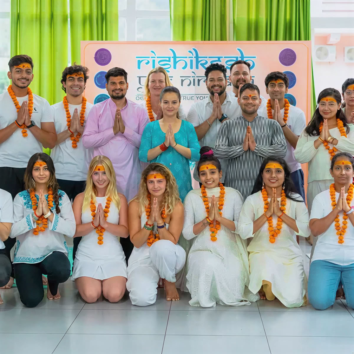 Formation de professeur de yoga de 300 heures à Rishikesh – 01 janv. – 27 janv. 2027