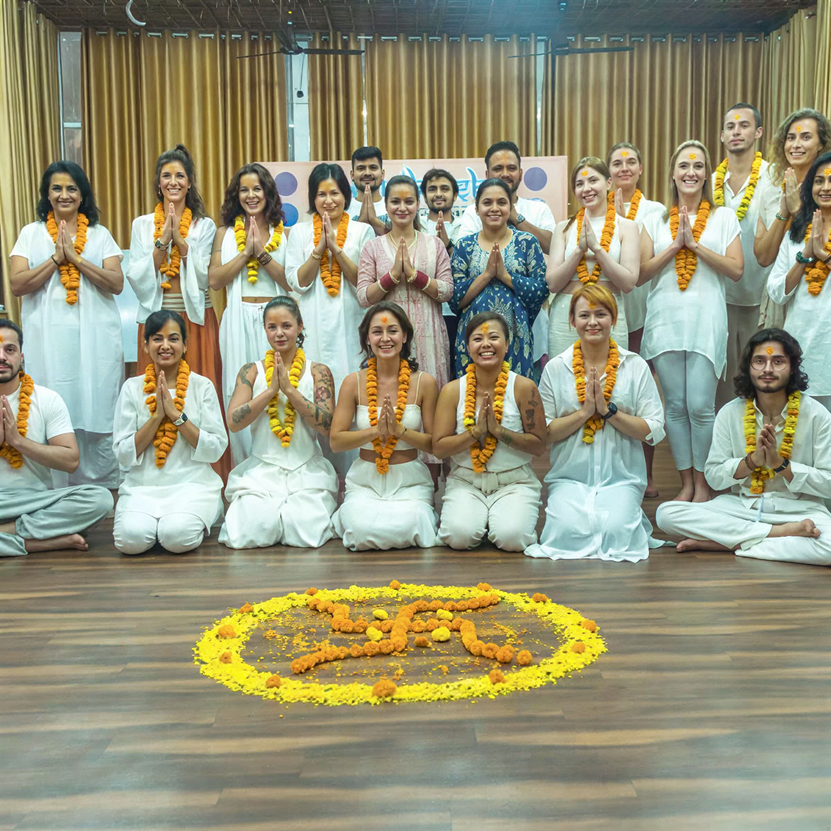 Formation de professeur de yoga de 300 heures à Rishikesh – 01 janv. – 27 janv. 2027
