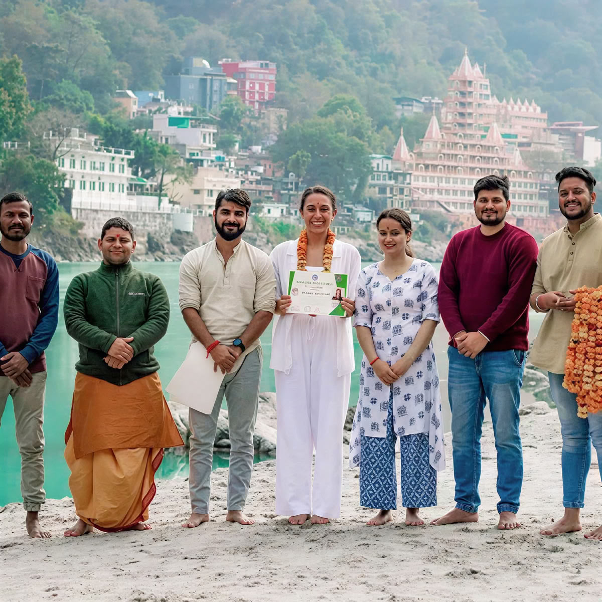Formation de professeur de yoga de 300 heures à Rishikesh – 01 janv. – 27 janv. 2027