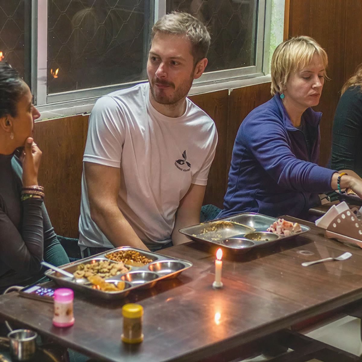 Formation de professeur de yoga de 300 heures à Rishikesh – 01 janv. – 27 janv. 2027
