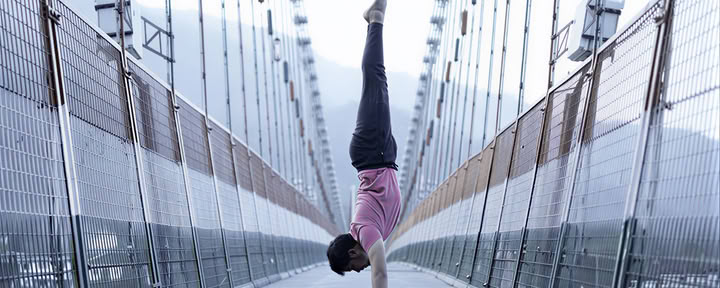 Formation de professeur de yoga holistique de 100 heures à Rishikesh