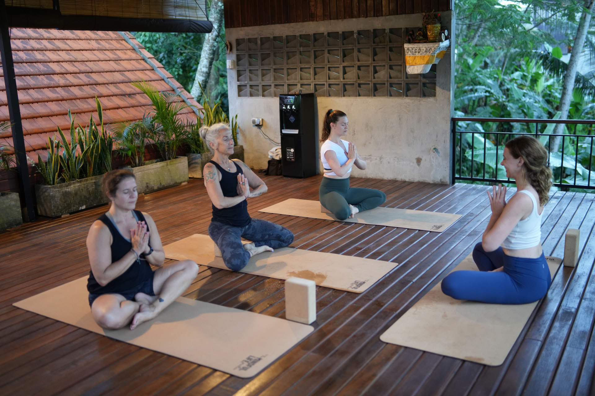 Formation avancée de professeur de yoga de 300 heures : esprit, âme et corps – À Bali