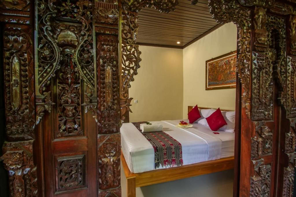The Sober Bhakti Bali Retraite: Kirtan & Sacred Circle Facilitator Training