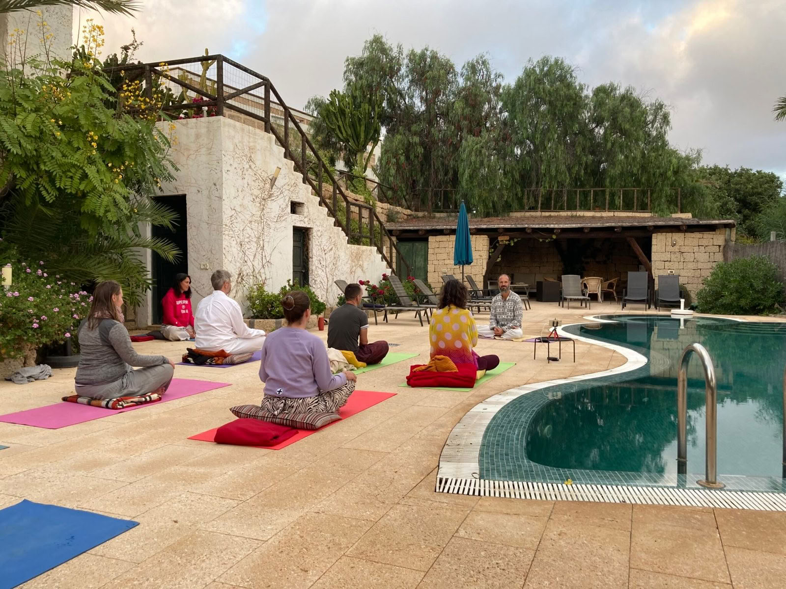 8 JOURS Yoga et pleine conscience POUR SE CONNECTER À SA VÉRITÉ INTÉRIEURE
