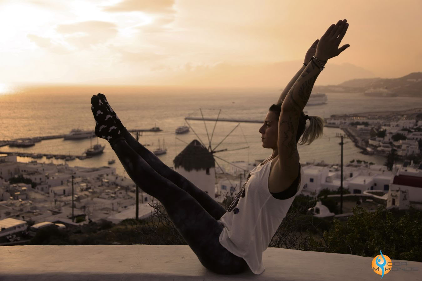 Yoga au coucher du soleil