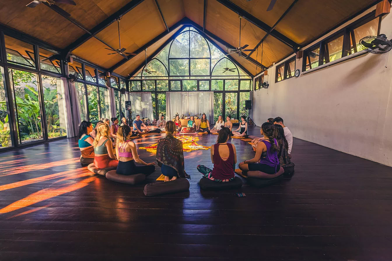 Lucidflow 100h sur 300h YTT - Formation de professeurs de yoga à Bali