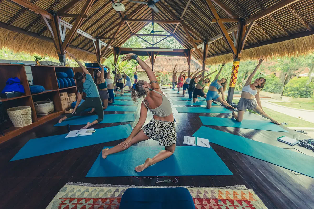 Lucidflow 100h sur 300h YTT - Formation de professeurs de yoga à Bali