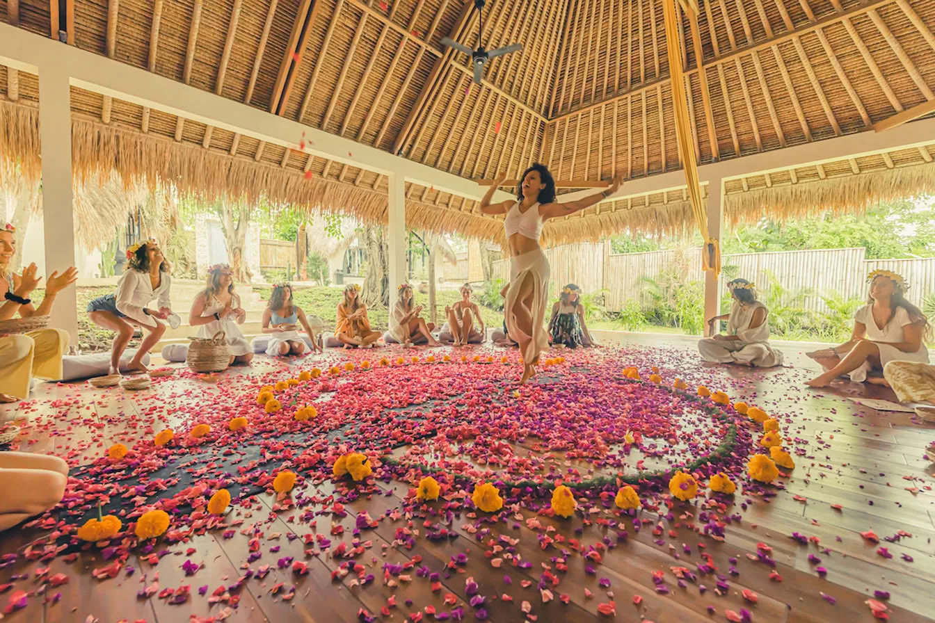 Lucidflow 100h sur 300h YTT - Formation de professeurs de yoga à Bali