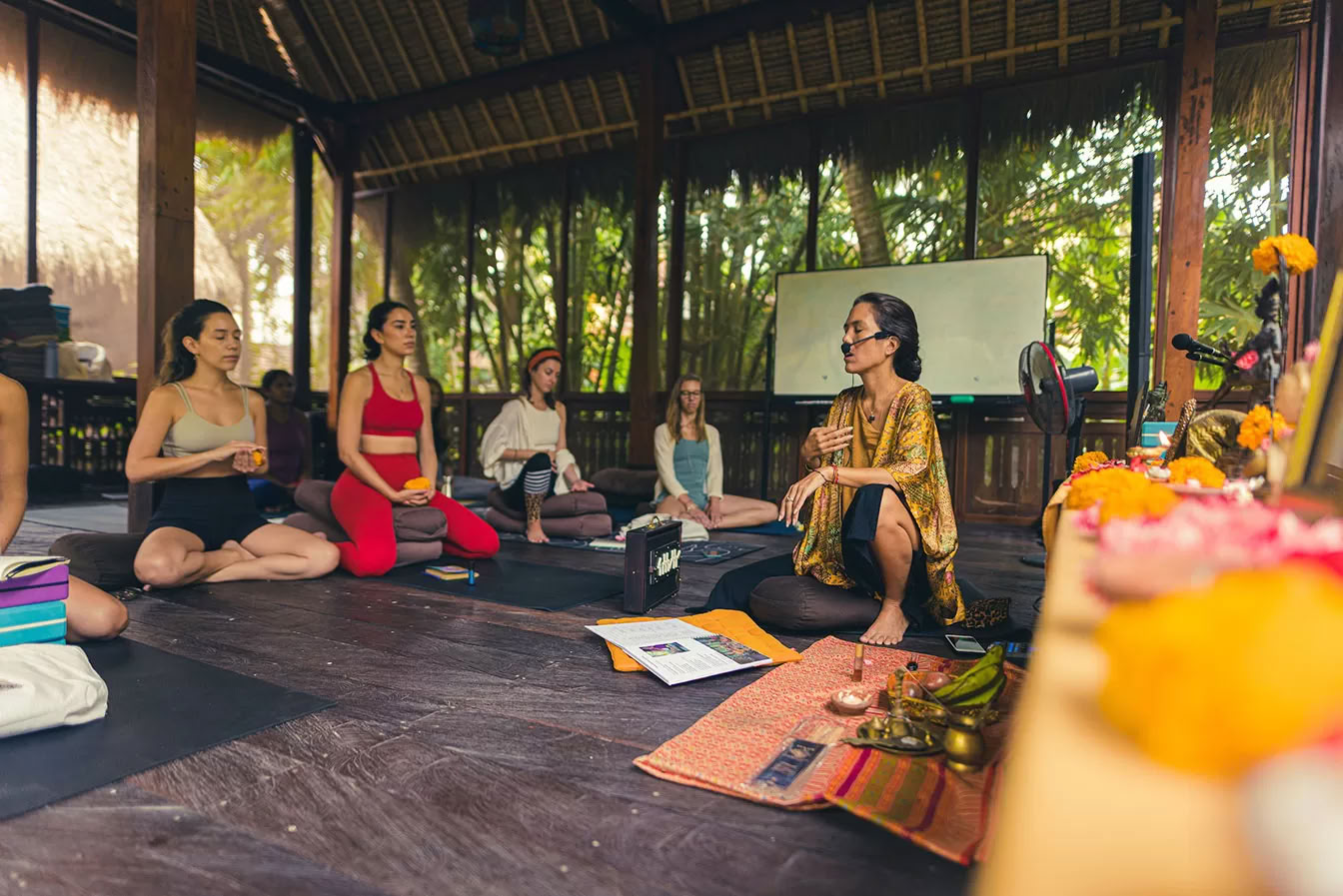 Lucidflow 100h sur 300h YTT - Formation de professeurs de yoga à Bali