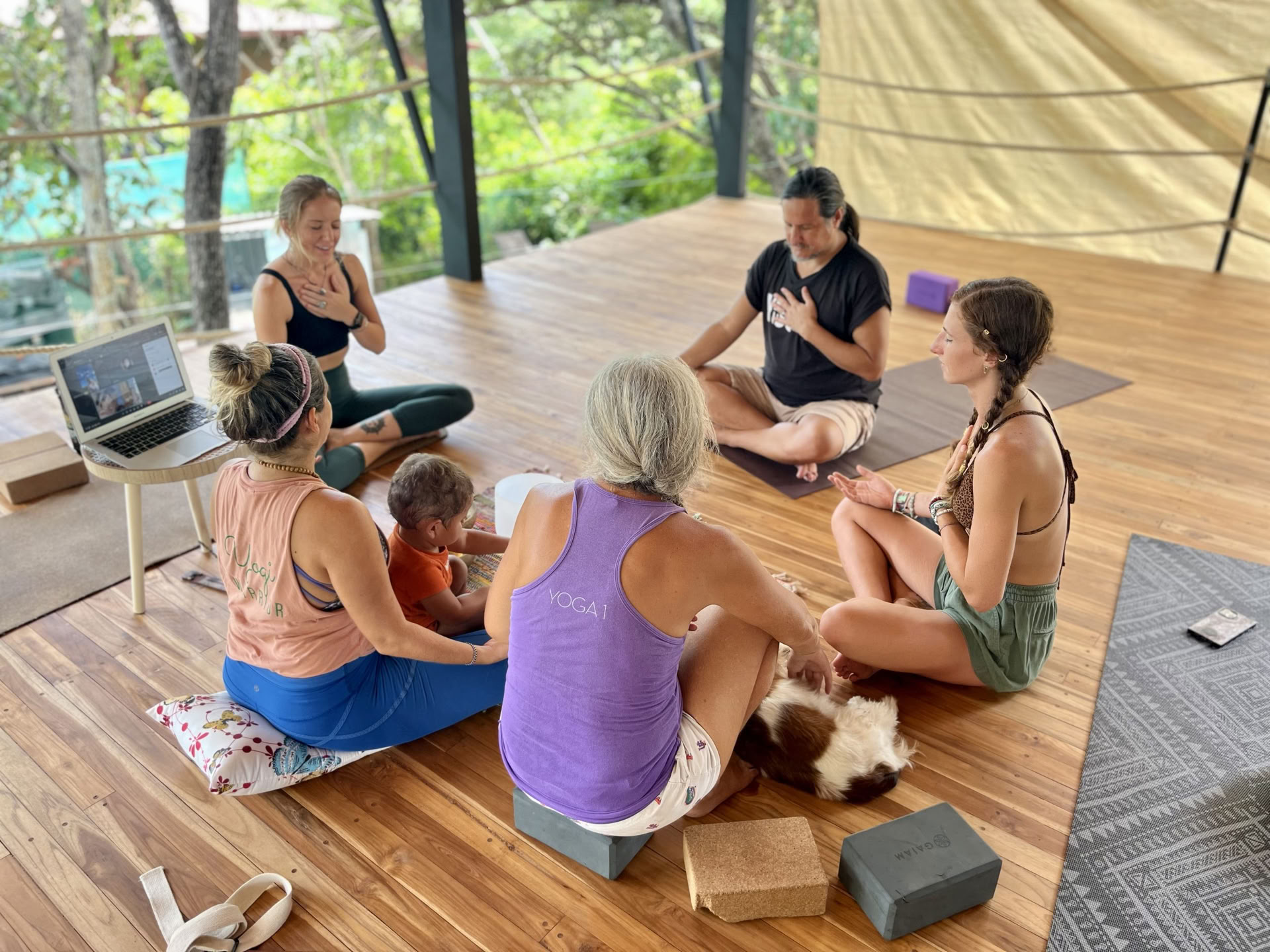 Formation avancée de professeur de yoga et d’ayurvéda de 300 heures