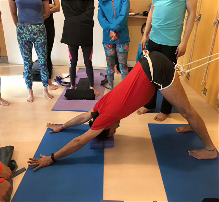 Yoga retraite Course by Om Yoga Rishikesh