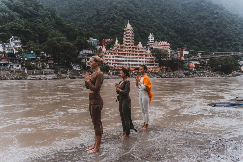 200 heures YTT à Rishikesh – 27 janv. – 18 févr. 2027
