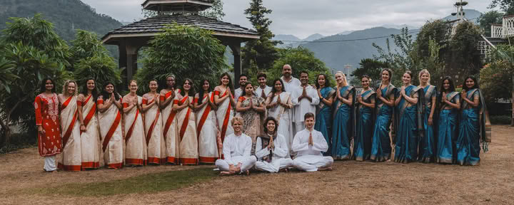 Formation de professeurs de yoga de 300 heures à Rishikesh – 5 oct. – 3 nov. 2026