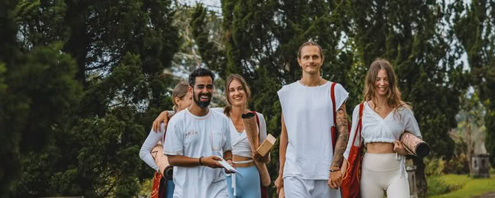 Formation de professeurs de yoga de 200 heures à Pelaga, Bali – 26 oct. – 14 nov. 2026