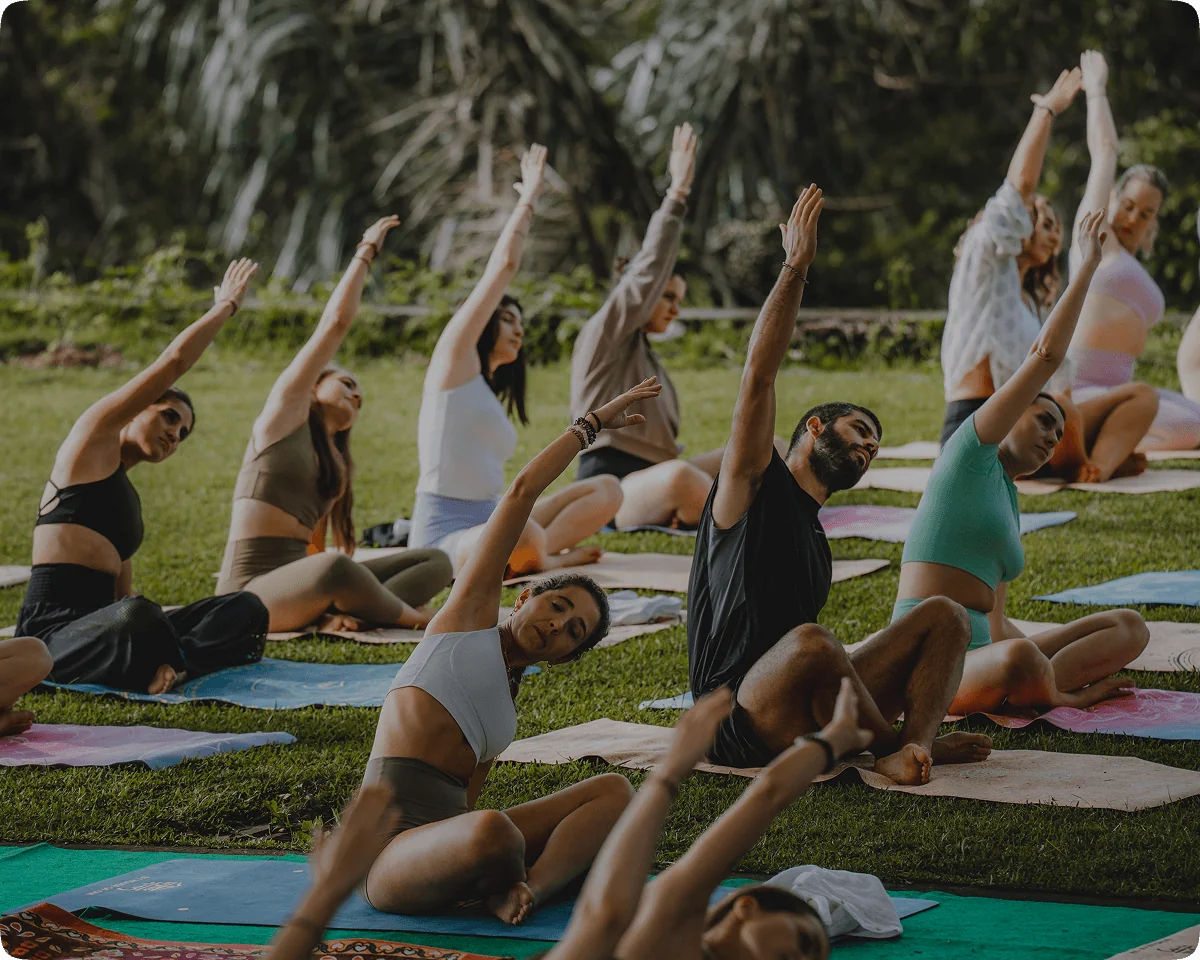 Formation de professeurs de yoga hybride 200 heures / 300 heures – 9 juillet – 18 juillet 2026