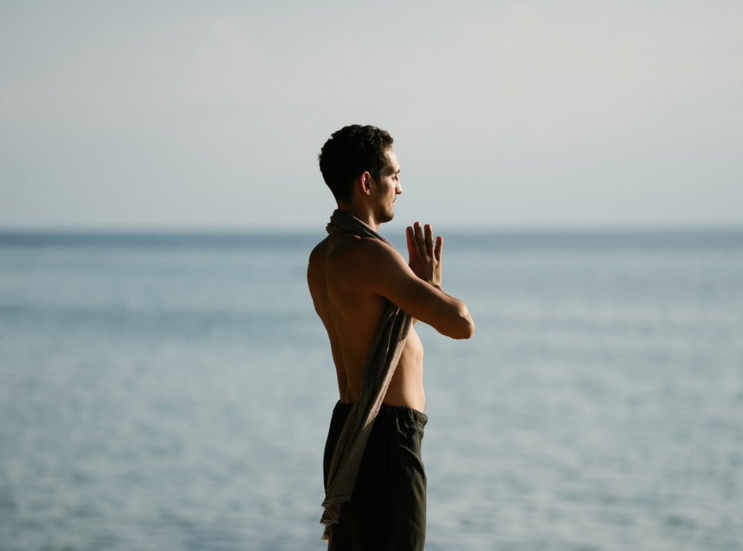 Formation de professeur de yoga hybride de 200 heures / 300 heures – 11 août – 20 août 2026