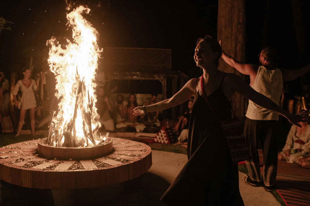 Formation hybride de professeur de yoga de 200 heures / 300 heures – 13 sept. – 22 sept. 2026
