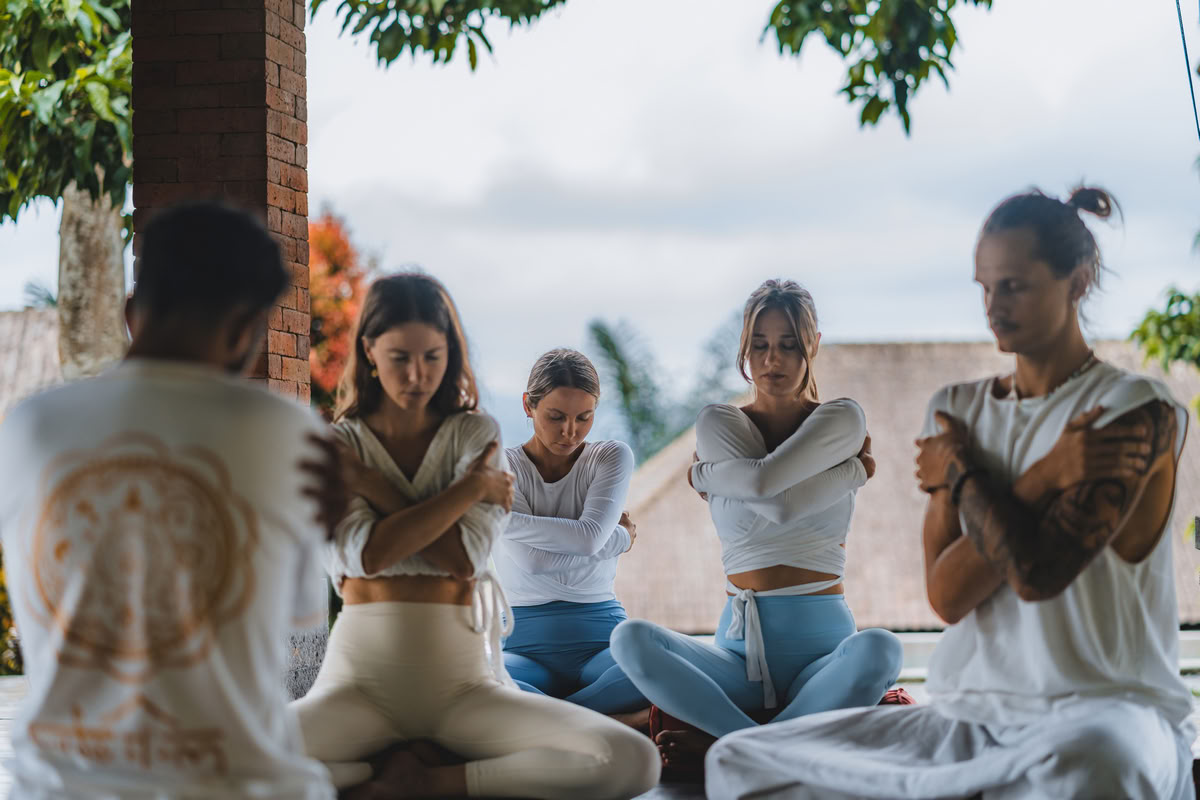 Formation de professeur de yoga de 300 heures – 24 août – 19 sept. 2026