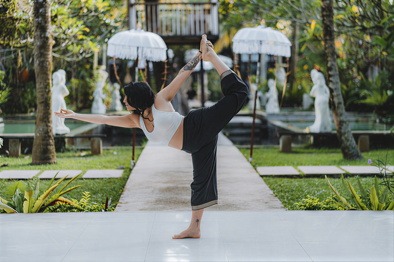 Formation de professeur de yoga de 300 heures – 24 août – 19 sept. 2026