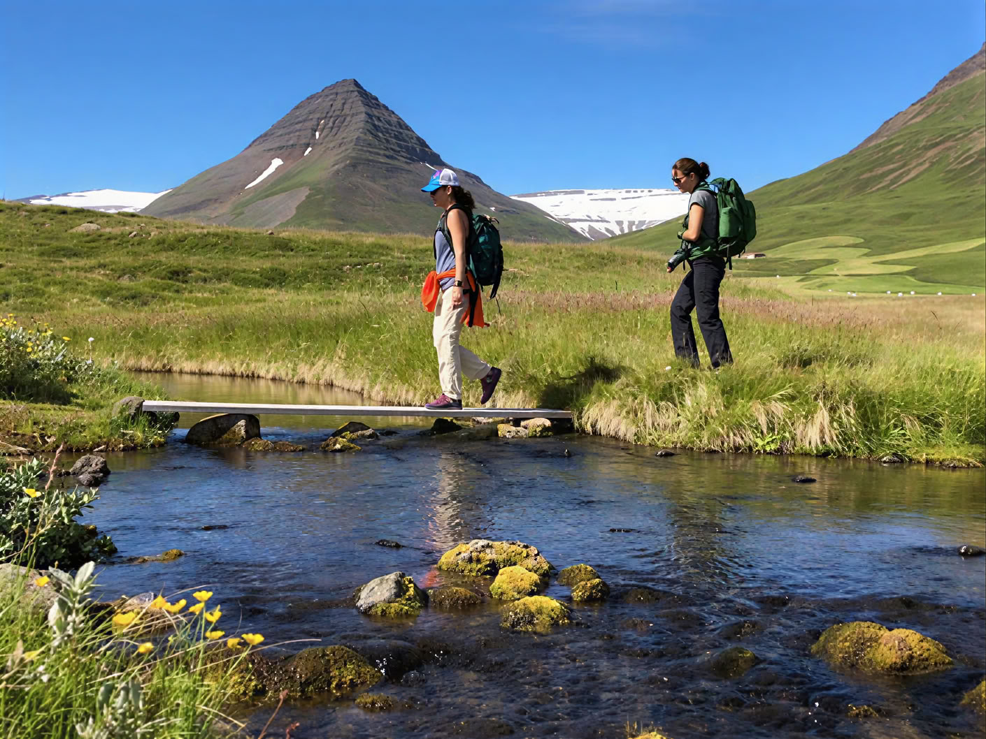 Yoga & Randonnée Retraite Soleil de Minuit en Islande – Dates 2025