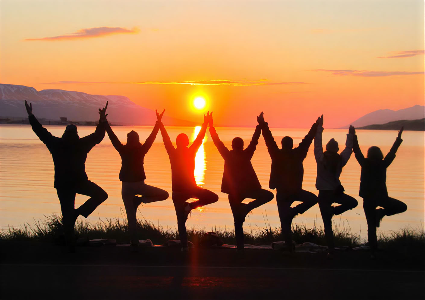 Yoga & Randonnée Retraite Soleil de Minuit en Islande – Dates 2025