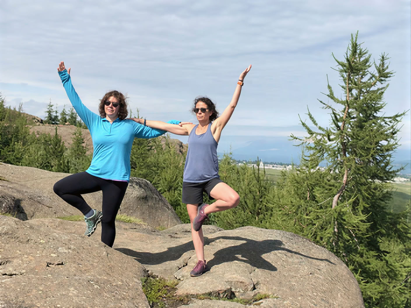 Yoga & Randonnée Retraite Soleil de Minuit en Islande – Dates 2025