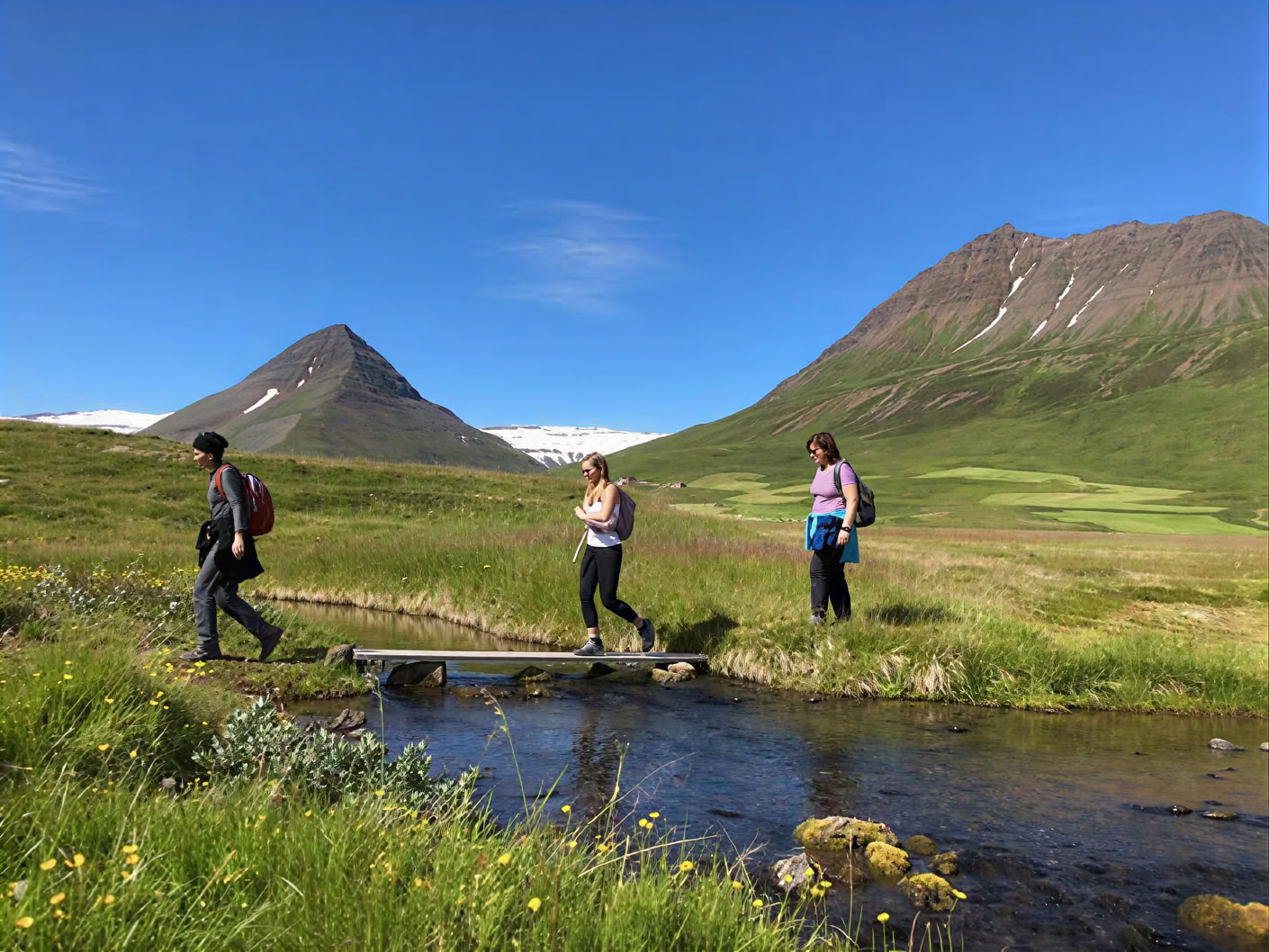 Yoga & Hike Retraite Midnightsun en Islande – Dates 2026