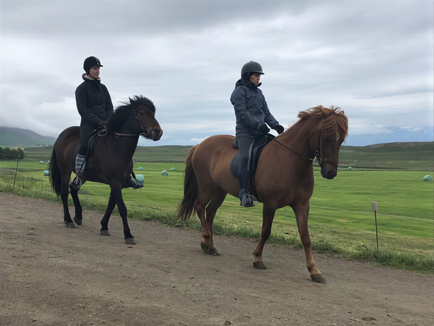 Yoga & Hike Retraite Midnightsun en Islande – Dates 2026