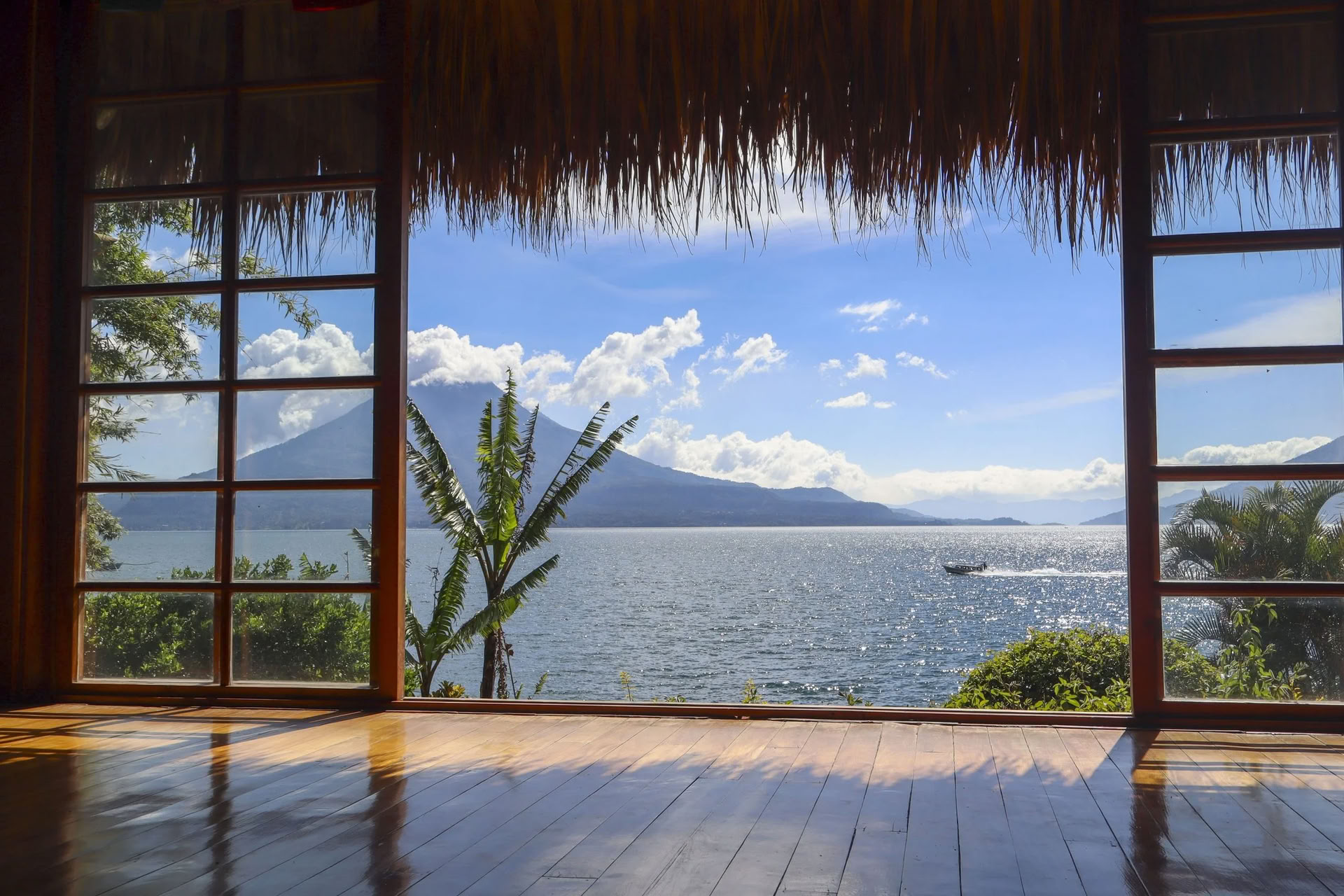 Spirit of Atitlán: Yoga, Son et Bien-être Retraite / S’installer dans le silence — Villa Sumaya