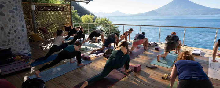 Mindful Movement Retraite / Madison Fruitman — Villa Sumaya