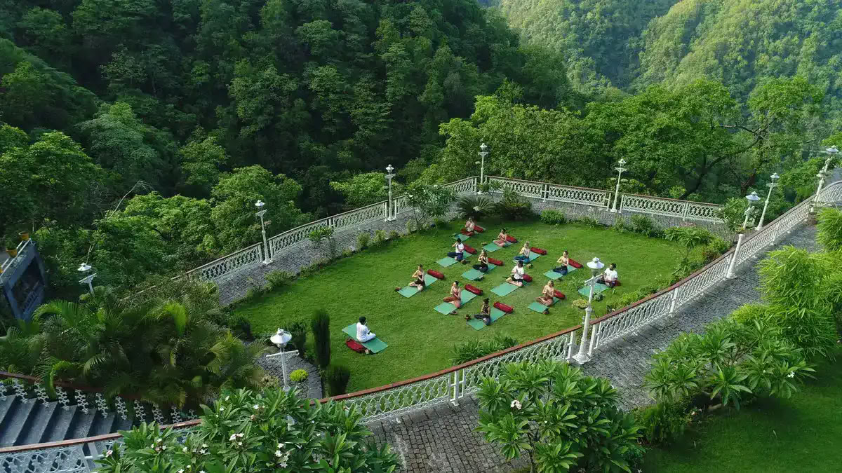 Formation de professeur de yoga de 300 heures à Rishikesh – 13 août - 11 sept. 2026