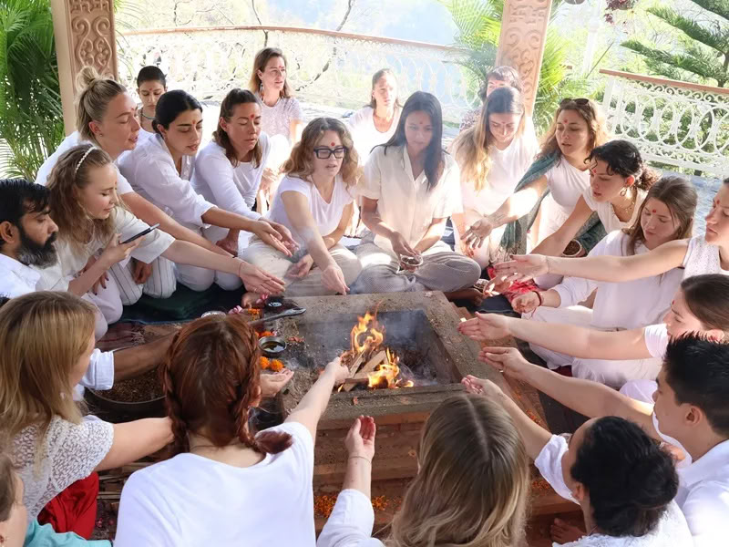 Formation de professeur de yoga de 200 heures (RYT 200 en Inde) – juillet - août 2026