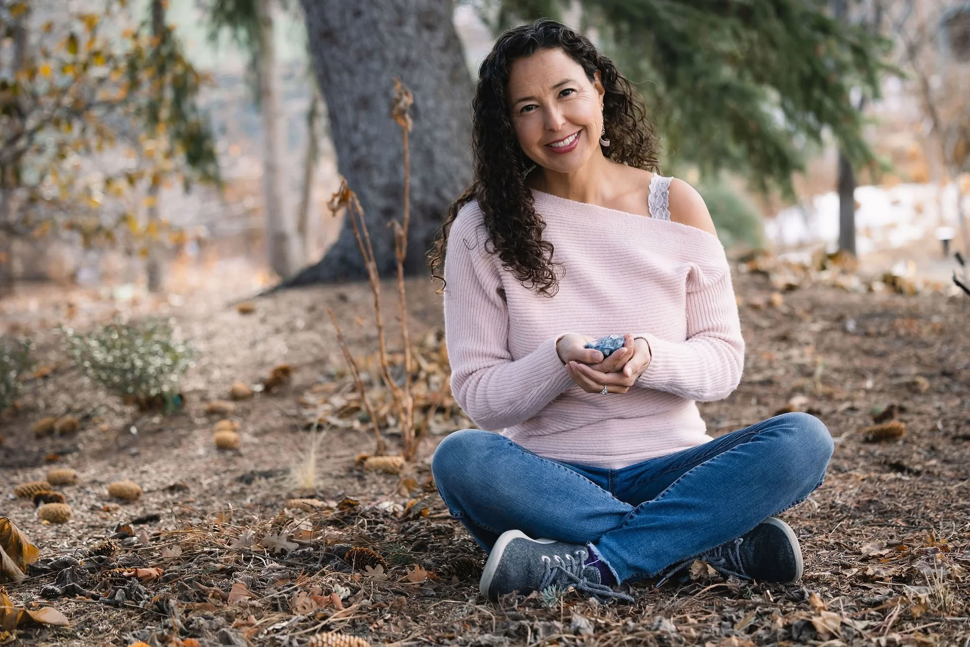 Mer de Renouveau : Yoga, Ayurveda et Repos Profond pour les Femmes en Milieu de Vie et au-delà