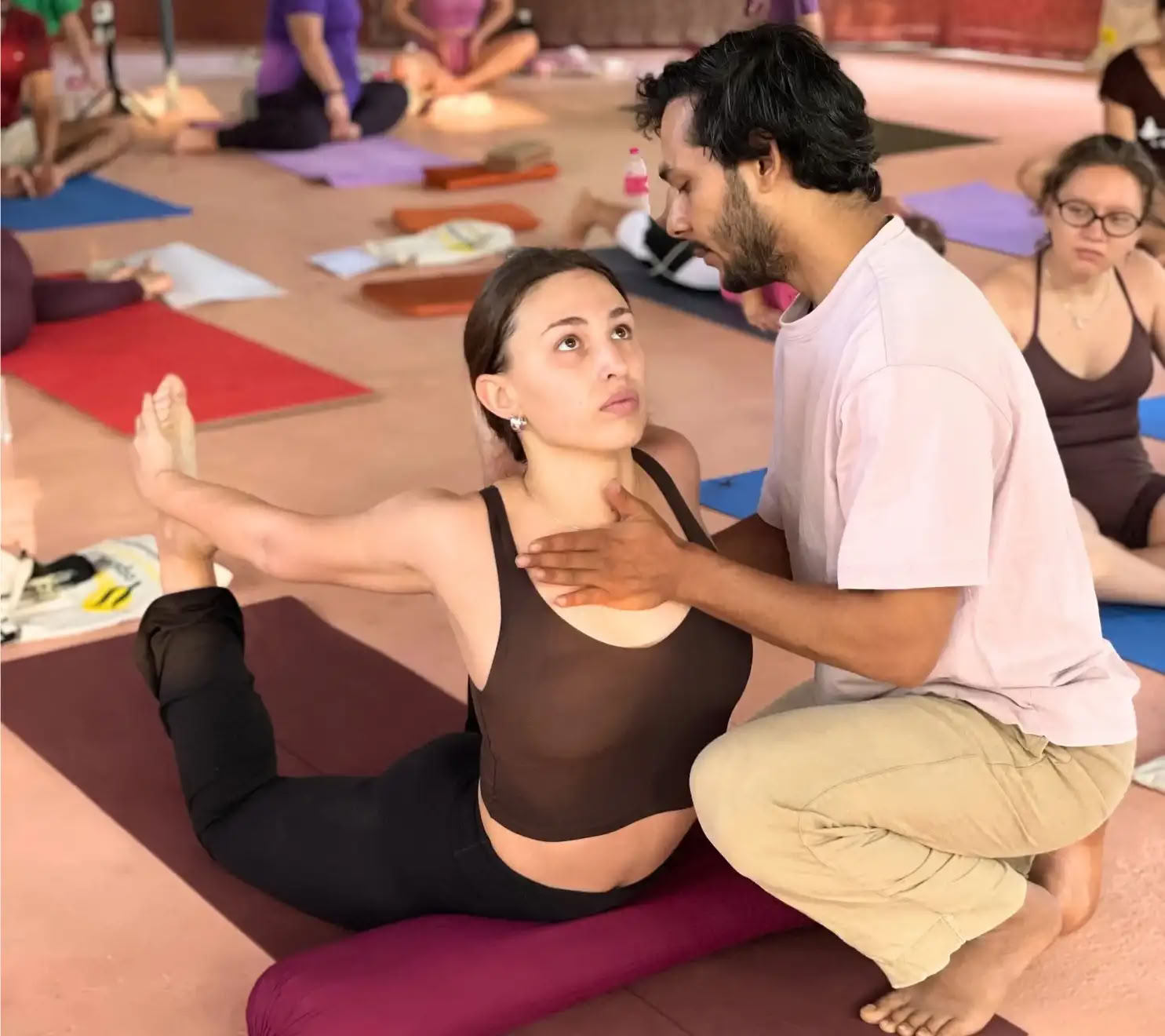 Formation de professeur de yoga de 300 heures au Kerala – 1 févr. – 28 févr. 2027