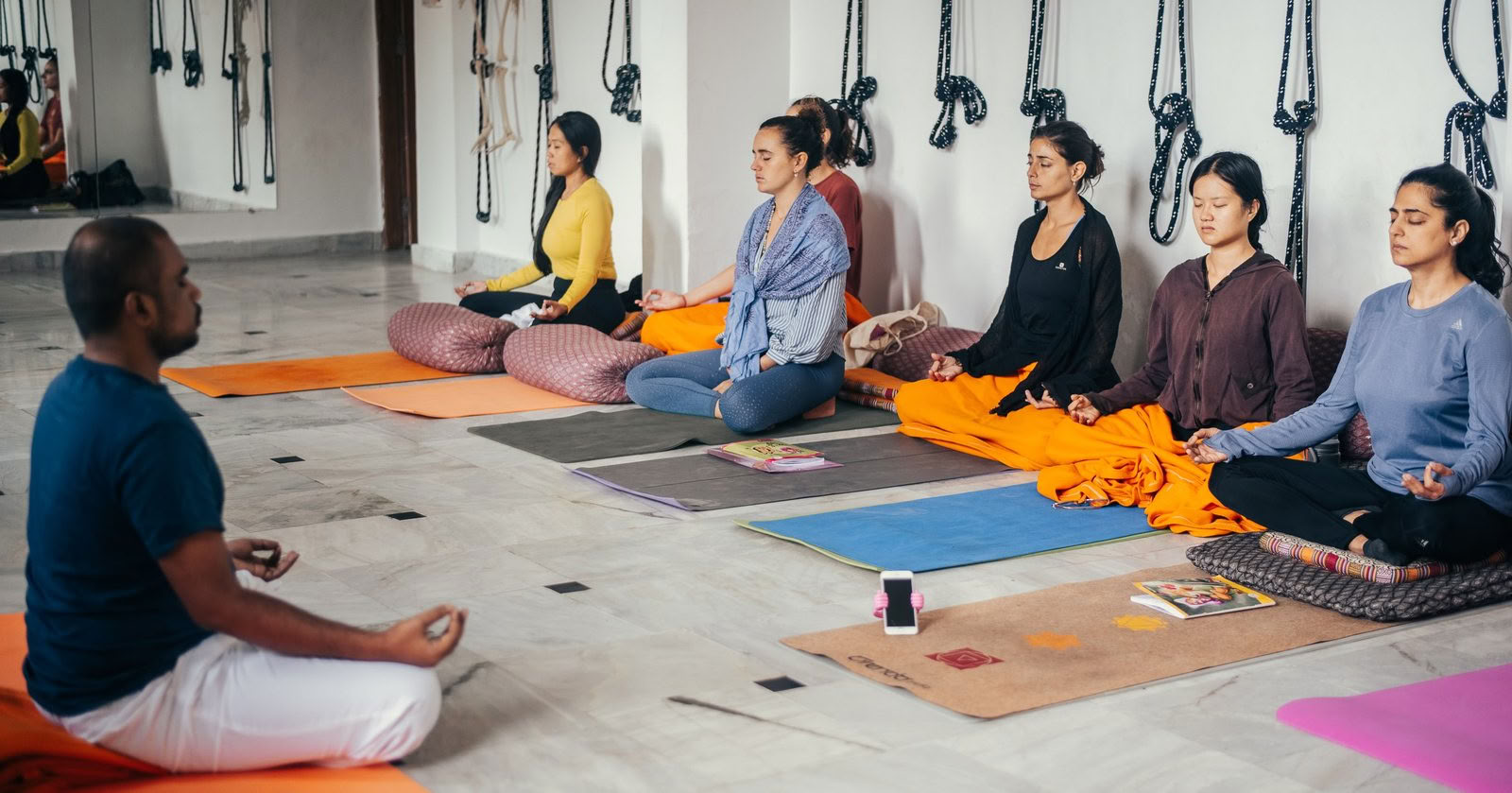 Formation de professeurs de yoga spéciale de 200 heures à Rishikesh – du 3 au 30 avril 2027