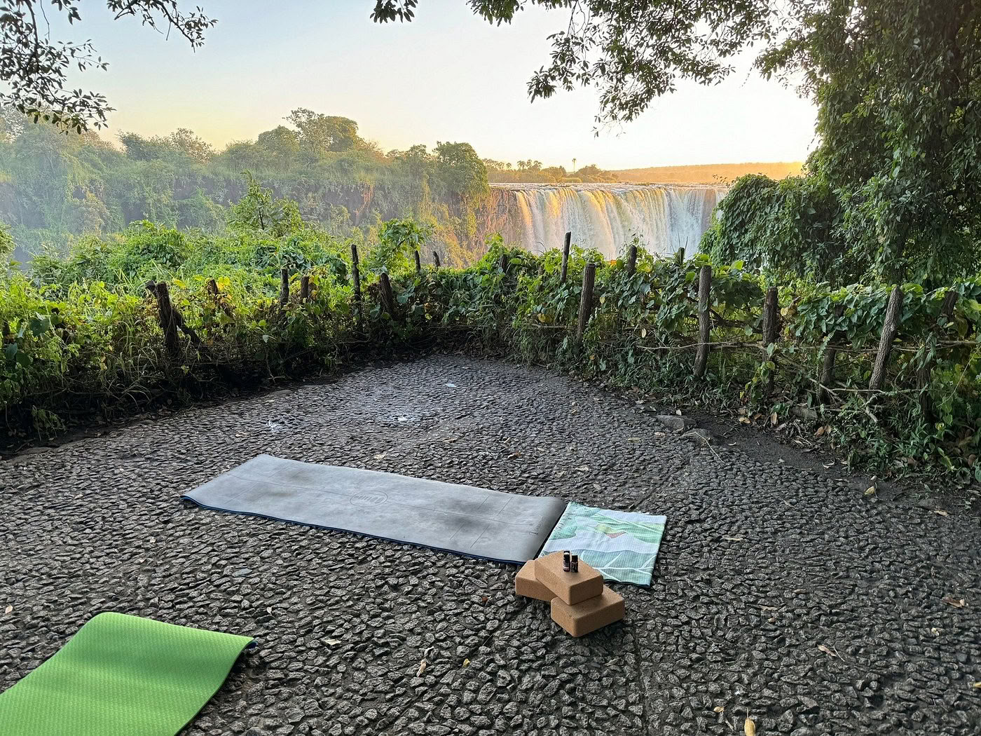 Yoga aux Falls