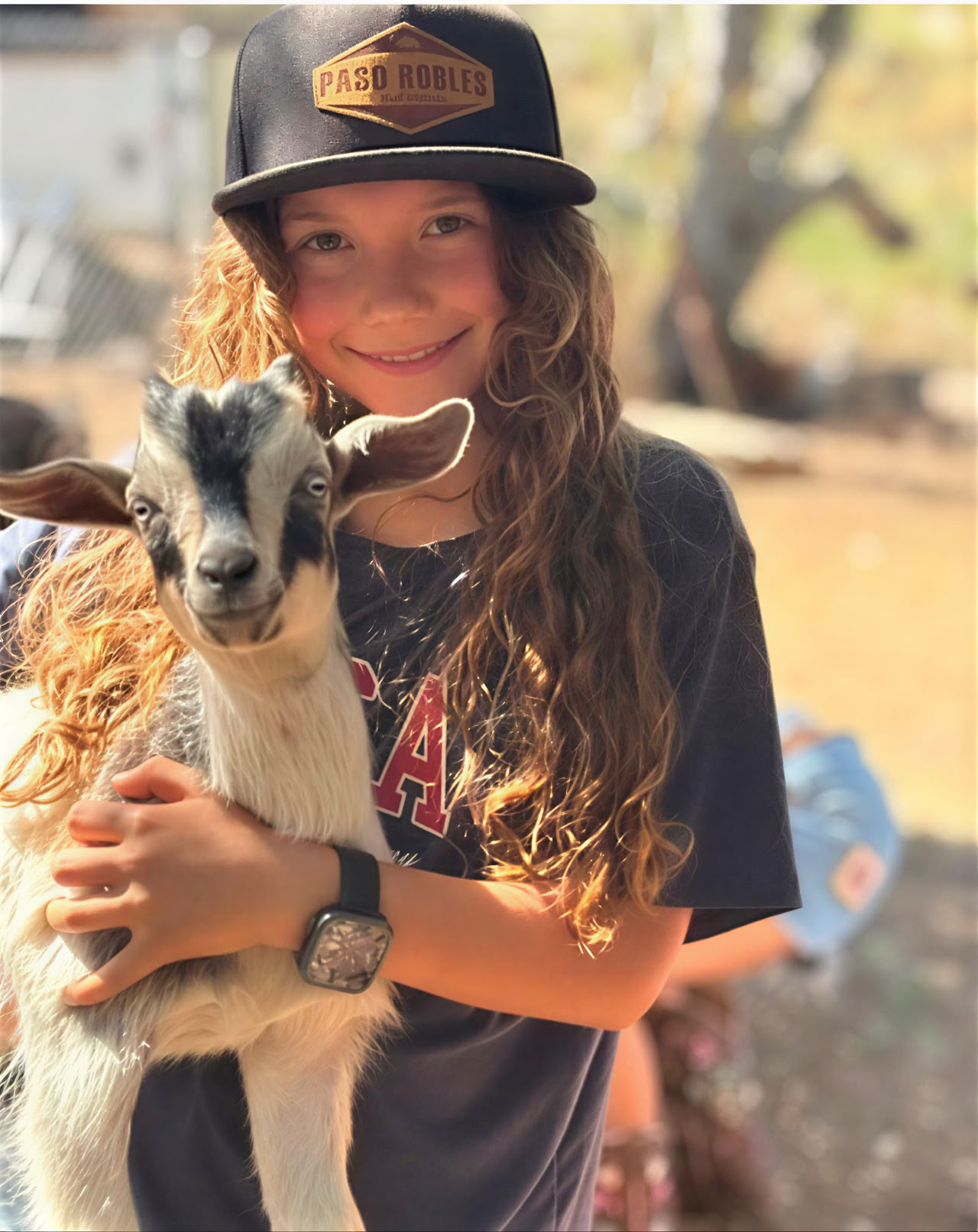 Câlins avec chevreaux et animaux de la ferme au Splitrock Farm Critter Camp