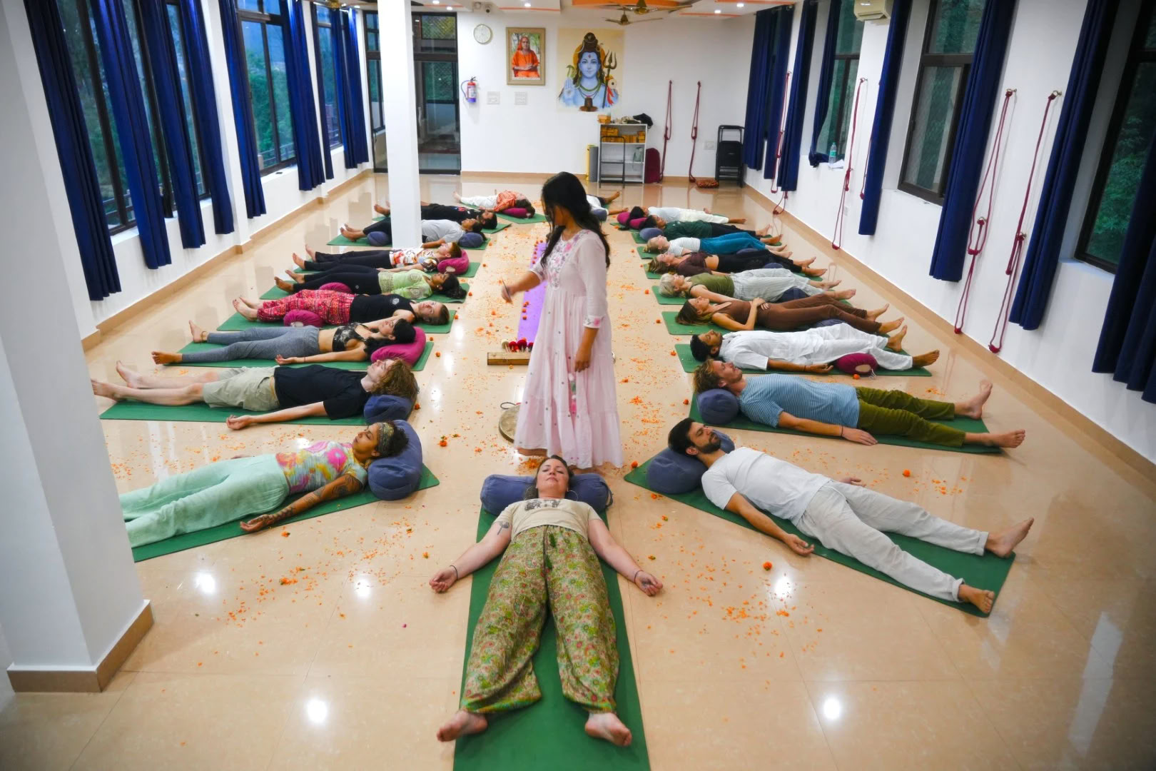 Formation de professeurs de yoga en guérison par le son à Rishikesh